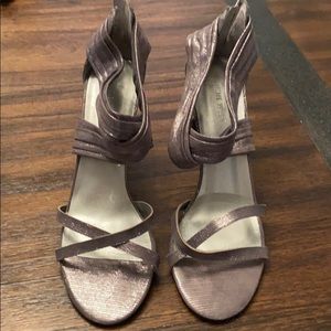 Nine West Strappy Heels Sandal 9.5 Pewter Silver